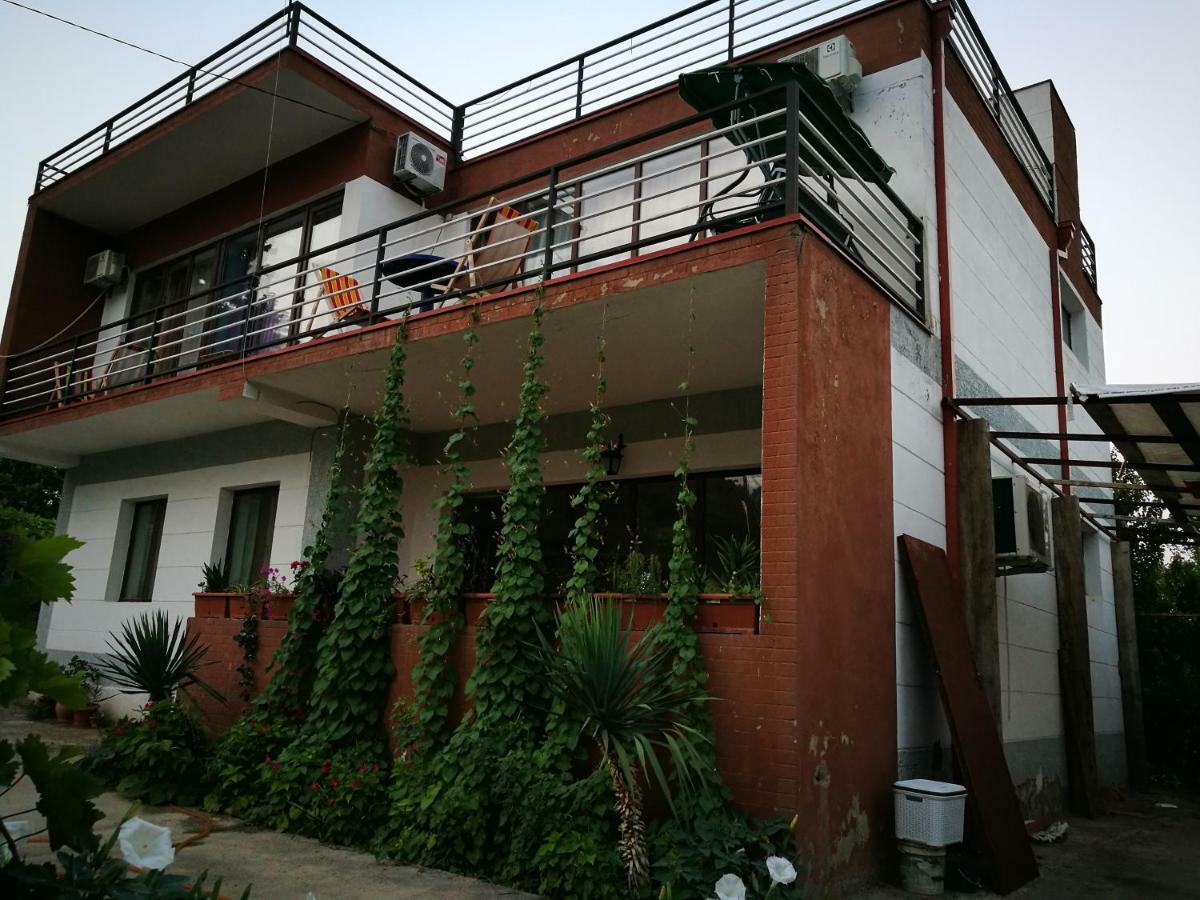 Agora Apartamento Tbilisi Exterior foto